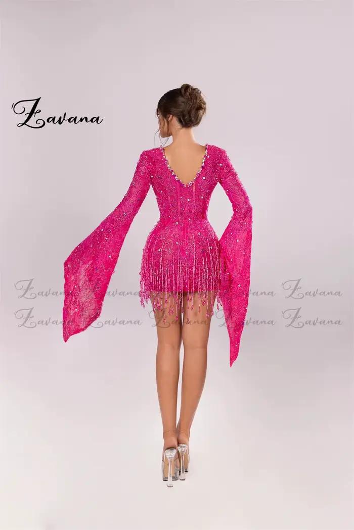 Robe de retour à la maison Zavana moderne en polyester satiné avec décolleté en V profond et décoration en cristal pour femmes, idéale pour les cérémonies de fin d'année et les événements de gala
