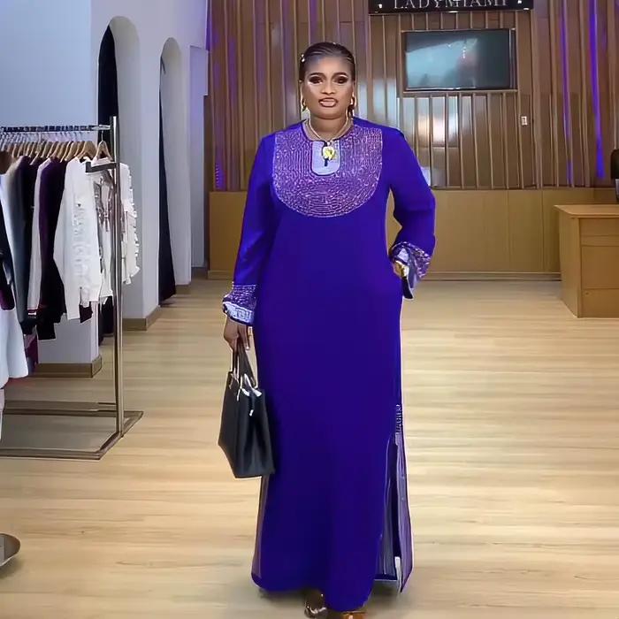 Nouvelle Collection : Caftan Marocain pour Femme avec Décoration en Strass