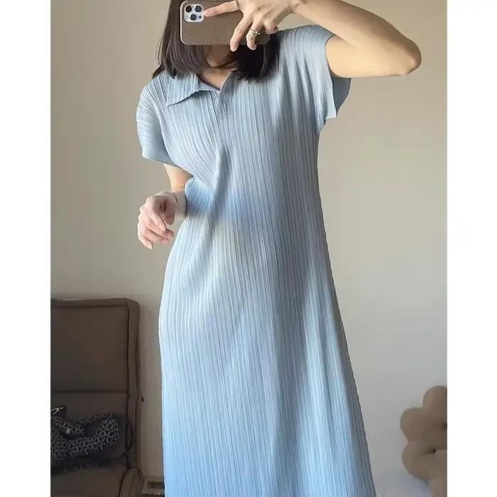 Robe plissée à col polo pour femme