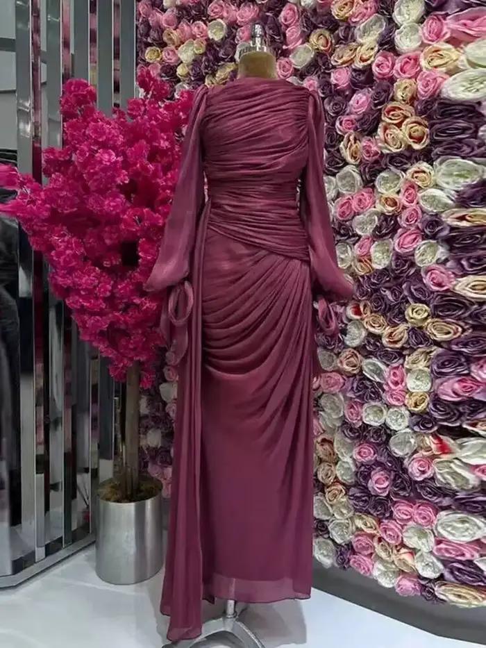 Robe de soirée longue plissée à col rond et manches lanternes