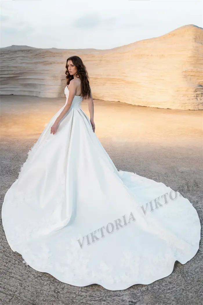 VIKTORIA Elegant Satin Wedding Dresses for Women A-line Strapless Pleat Appliques Court Train Vestidos De Novia Customized