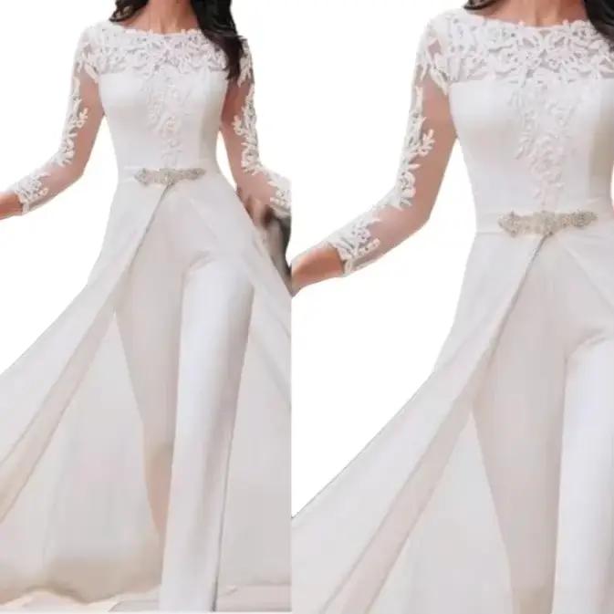 Combinaison blanche élégante pour femme