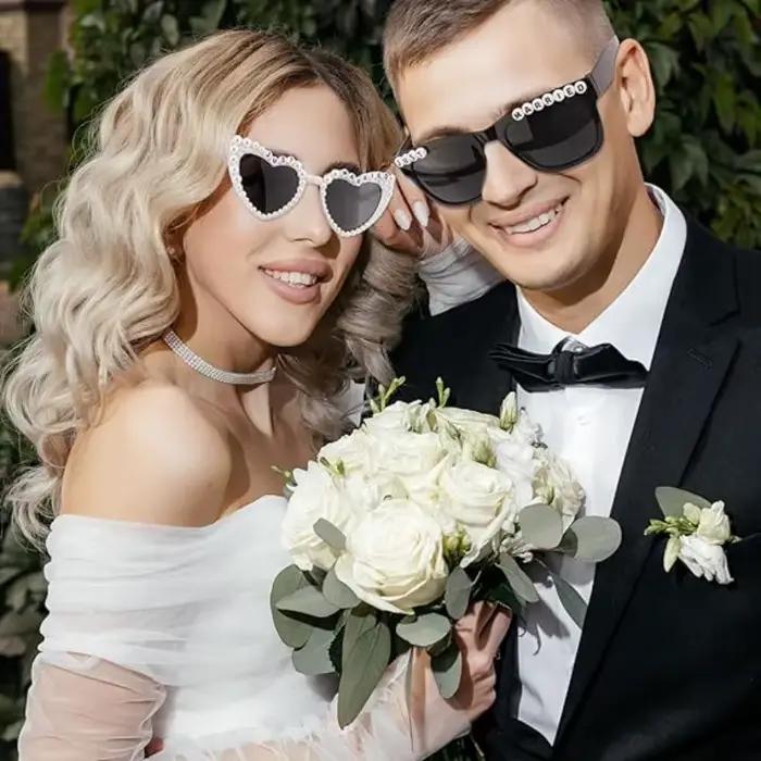 2 Paires de Lunettes de Soleil Mariés Décoratives – Lunettes de Mariage pour la Mariée et le Marié – Décoration de Fête de Mariage – Cadeau