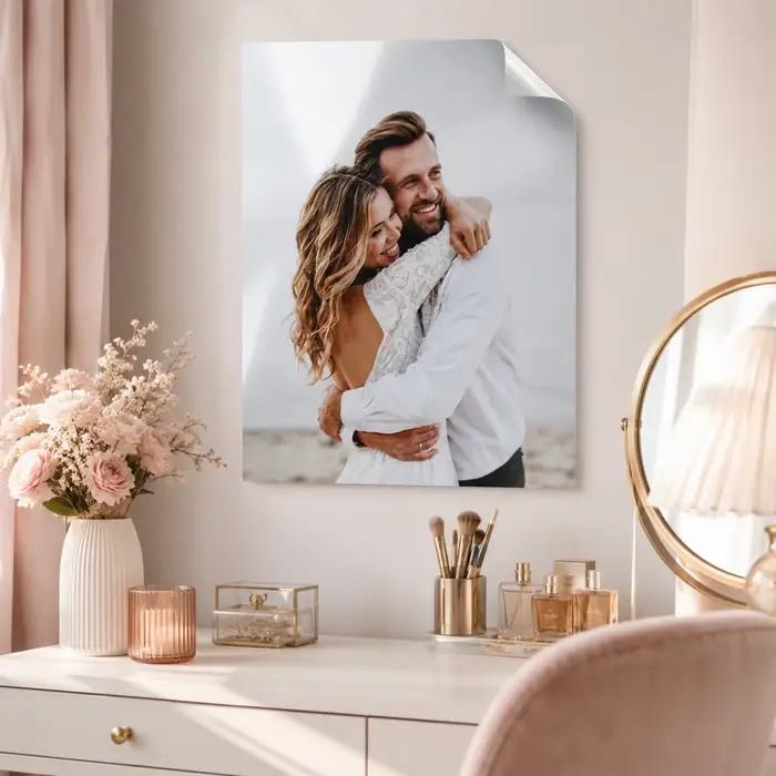 Impression d'affiches autocollantes personnalisées — Disponibles en différentes tailles, adaptées à toutes les occasions, et une pièce de décoration intérieure unique