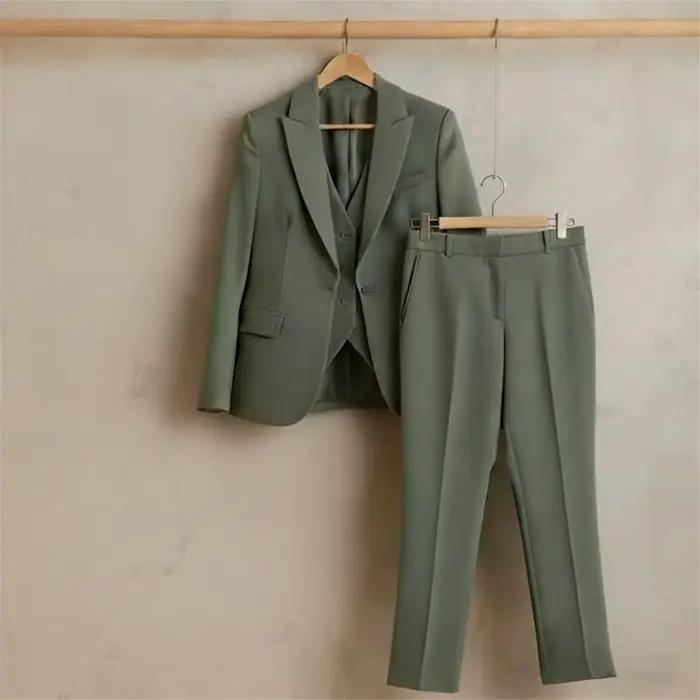 Nouveau costume vert sauge pour femme