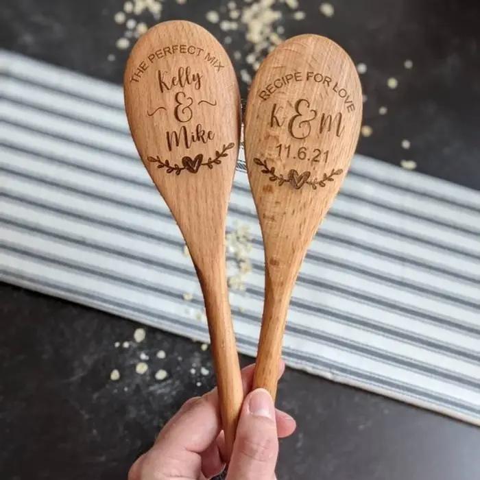 Cuillère en bois personnalisée, cadeaux de cuisson, cadeau de douche de patients, cadeau de mariage unique pour couple, cadeau de saisi 007, article de mariée à être