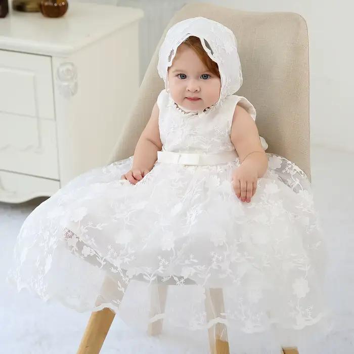 Robe en dentelle pour bébé fille