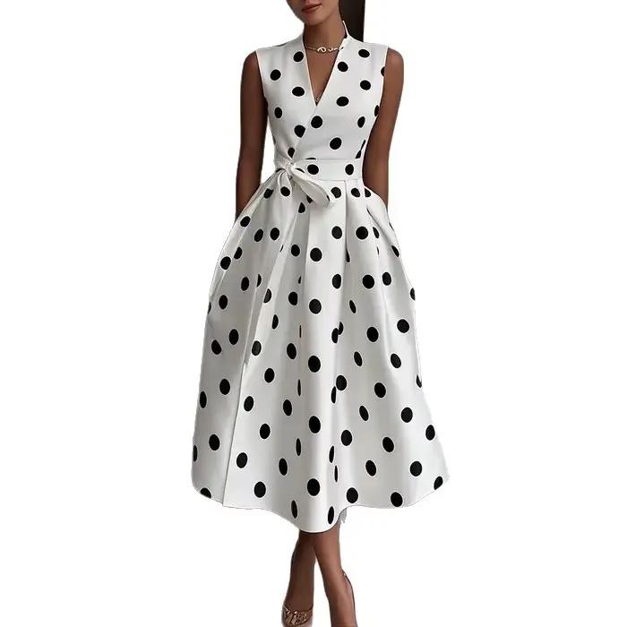 Robe française à pois, rétro