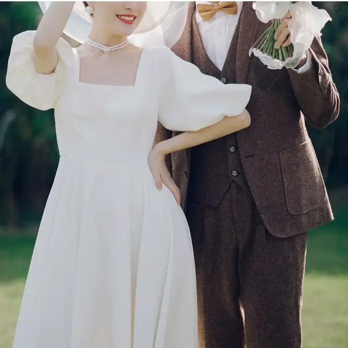 Robe de mariée légère avec col carré et manches à bulles Super féeriques de Style forêt