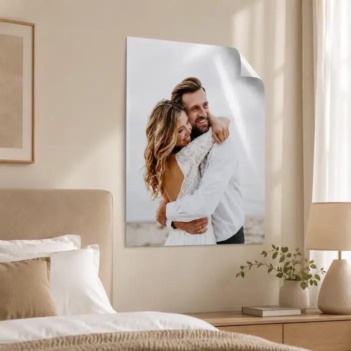 Impression d'affiches autocollantes personnalisées — Disponibles en différentes tailles, adaptées à toutes les occasions, et une pièce de décoration intérieure unique