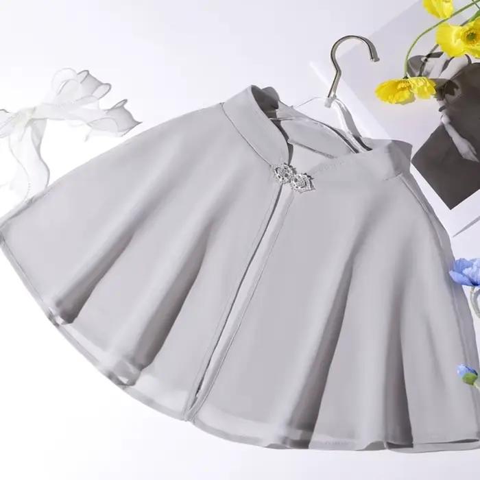 Écharpe multifonctionnelle en polyester pour femmes, adaptable en cape ou écharpe, idéale pour le cosplay et les soirées élégantes, disponible en diverses teintes élégantes pour toutes les saisons
