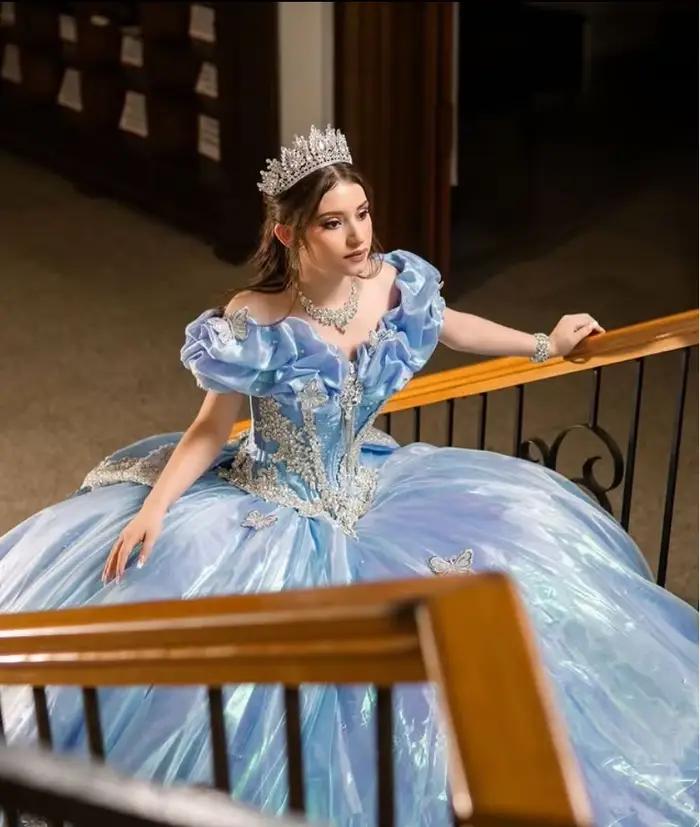Bleu ciel CINDERELLA princesse Quinceanera robes avec cape épaules dénudées Corset cristal Gillter