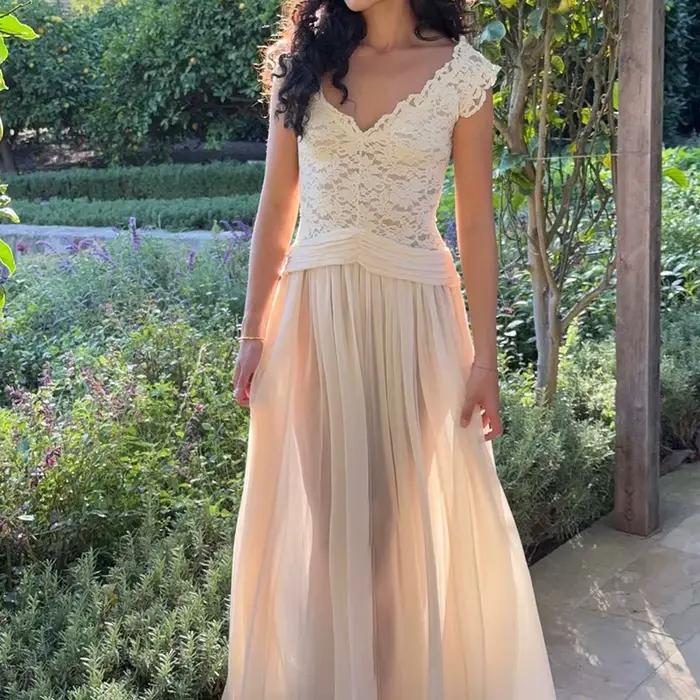 Robe de soirée élégante en dentelle col en V sans manches pour femmes occasions spéciales