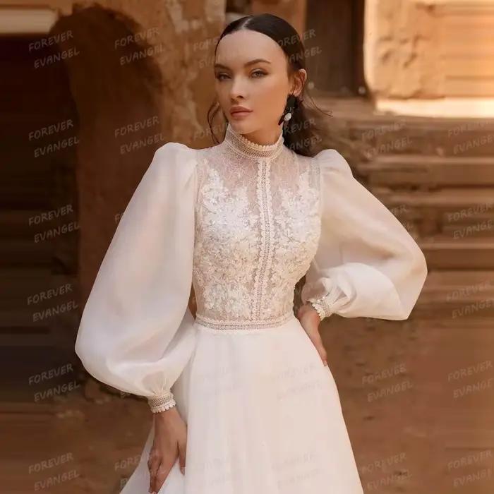 Robe de mariée bohème élégante en polyester avec décolleté haut et applications pour femmes occasions spéciales