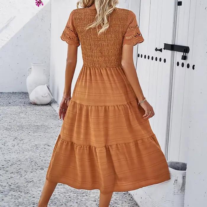 Robe en dentelle évidée à manches courtes pour femmes