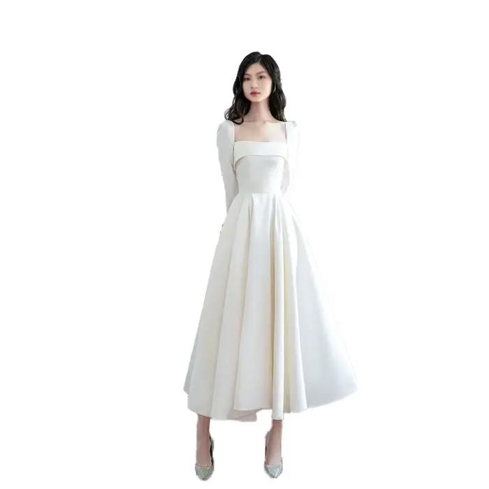Robe de mariée en satin blanc simple avec col carré et manches longues pour femmes, idéale pour les mariages et autres événements formels