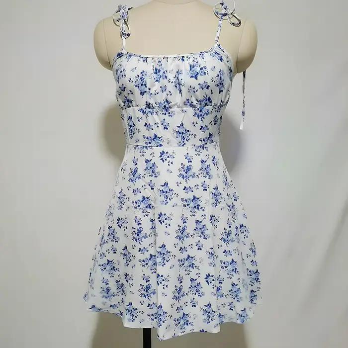 Robe courte à bretelles florale pour femmes, nouveau style de vacances d'été, tempérament de vacances français, jupe courte, vêtements pour femmes, 2025