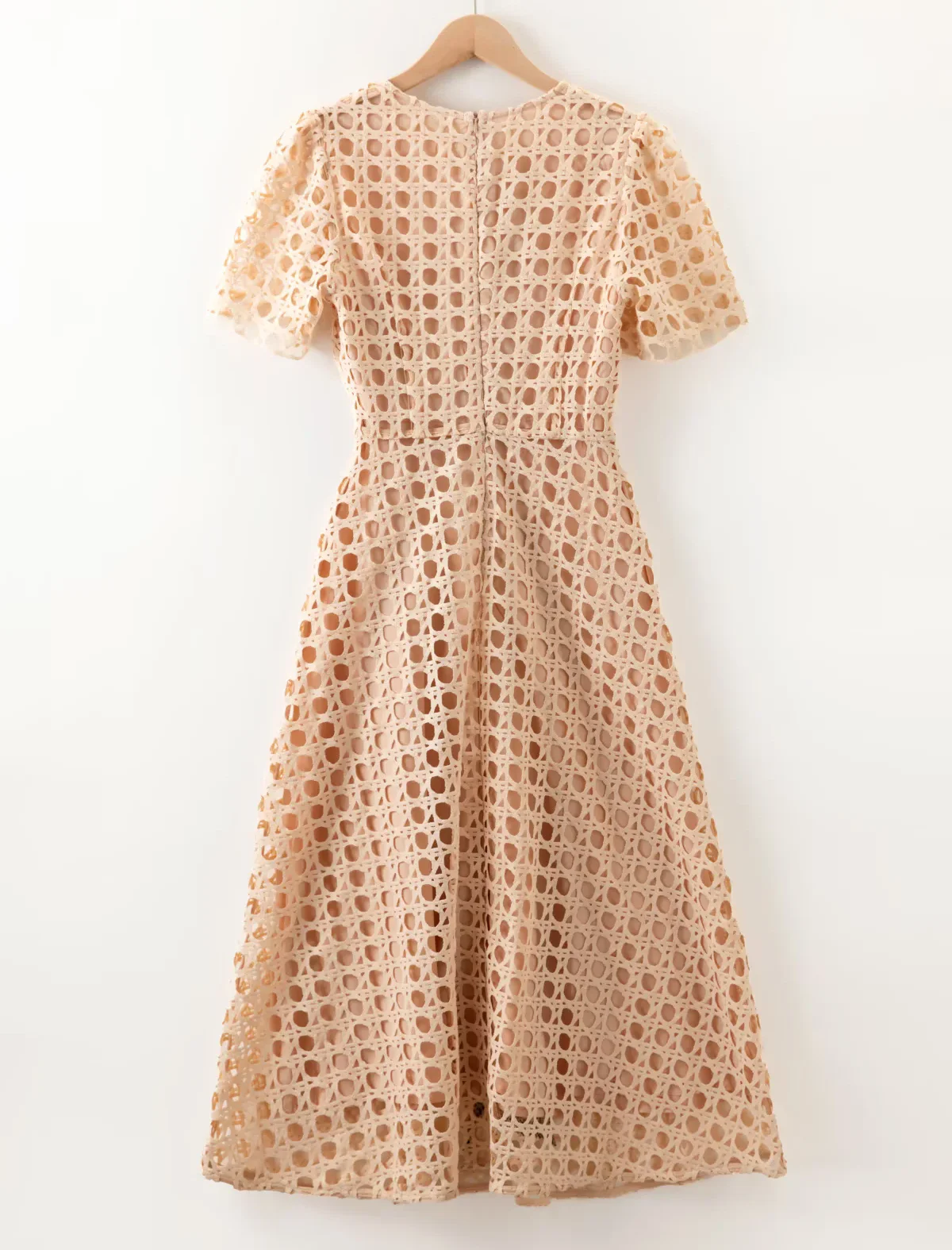 Robe brodée ajourée pour femmes, Style à la mode, motifs de fleurs, manches courtes, mi-mollet, abri