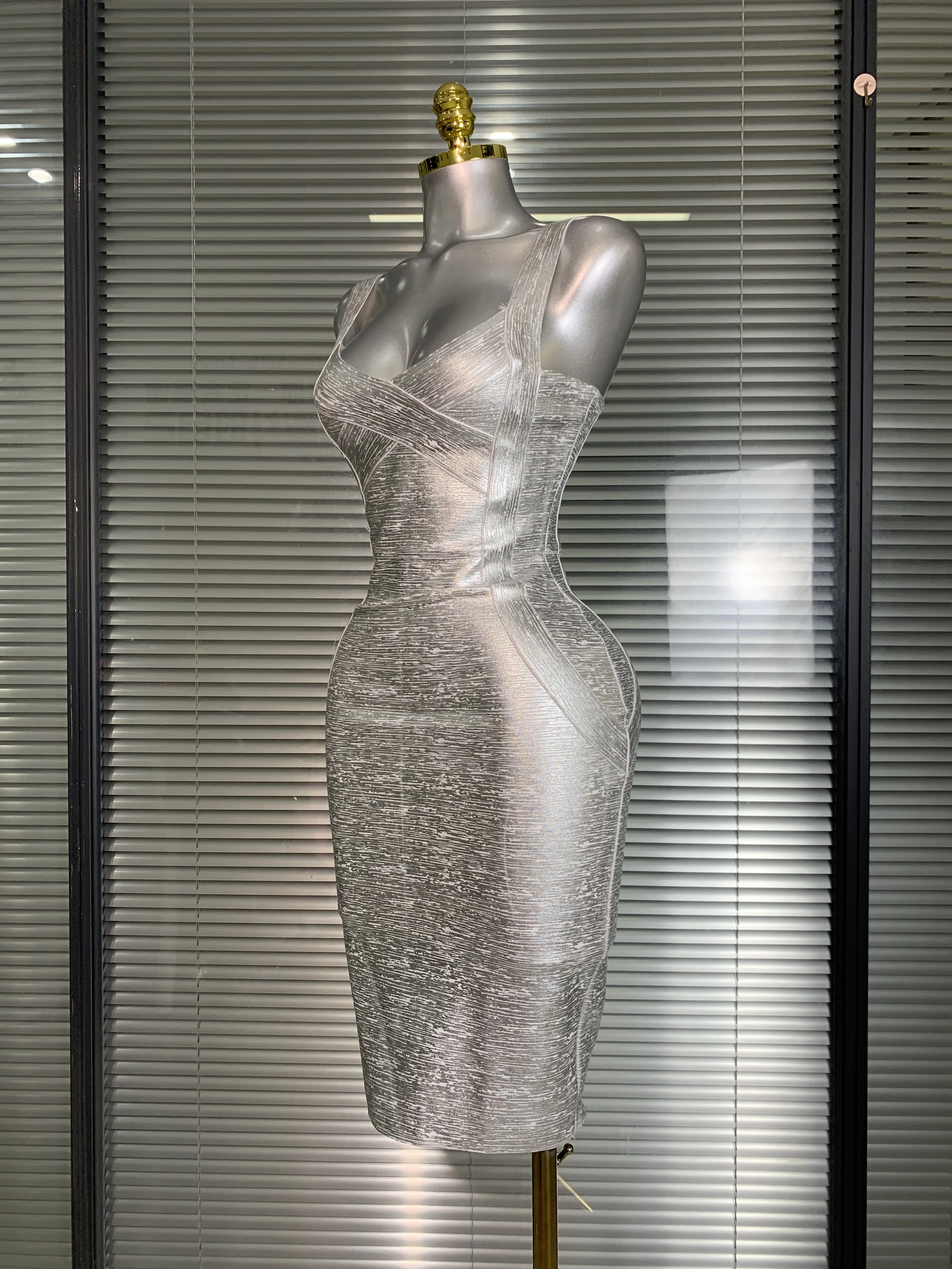 Robe à bandes moulante pour femmes, flambant neuf, Sexy, bronzante, argent, célébrité, mode, rue, ro