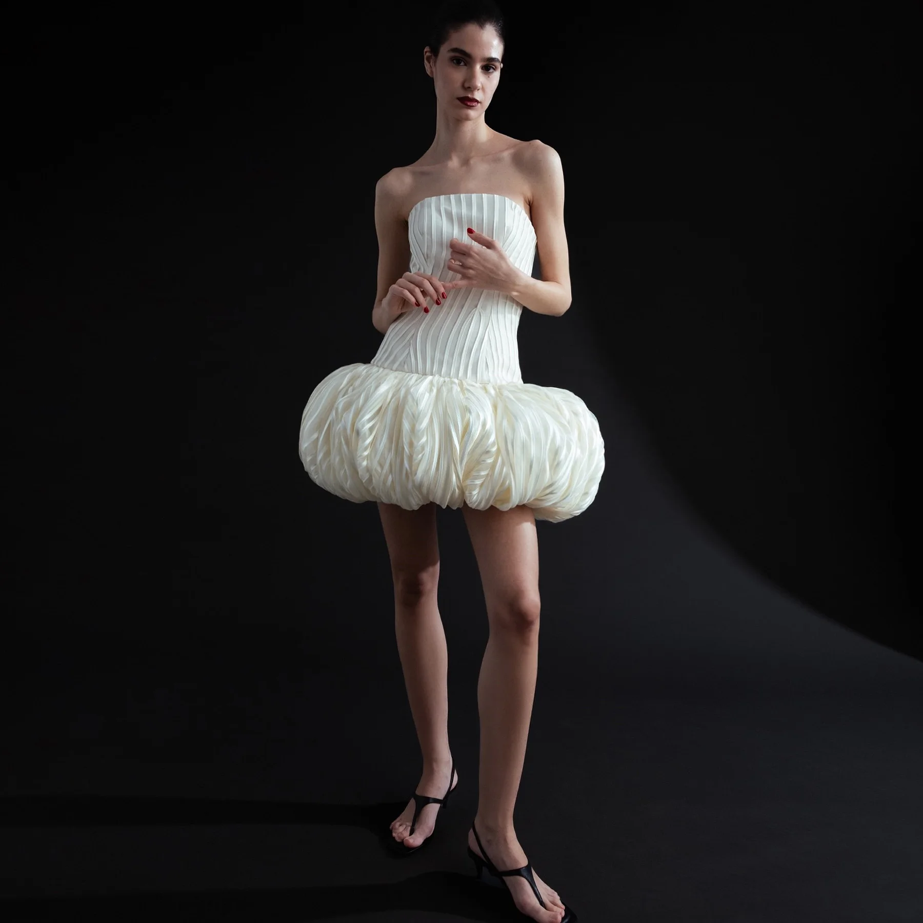 Nouvelle Robe Courte Blanche Plissée sans Bretelles pour Femme 2026, Robe de Cocktail à Ourlet Bulle