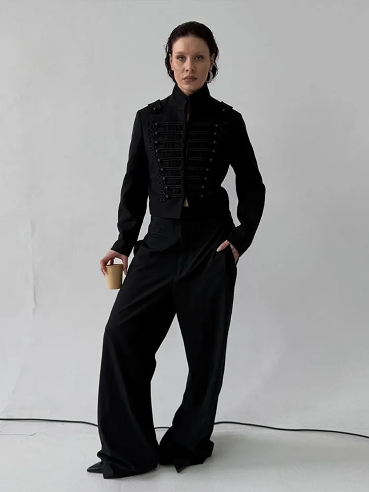Nouvelle Veste Courte Femme Printemps 2026 Noire à Col Montant Manches Longues Boutons Tressés Coupe