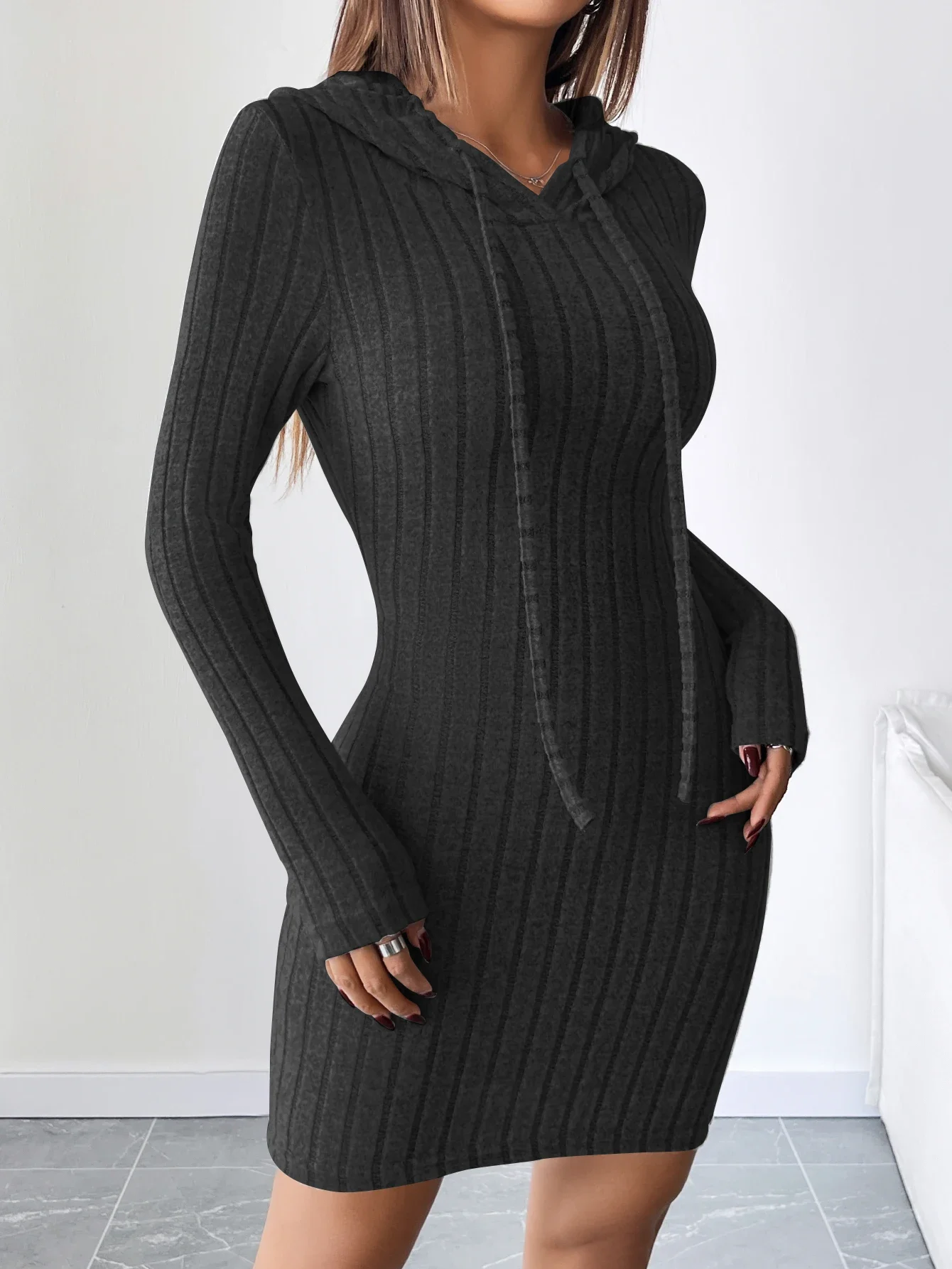 Robe ajustée à capuche tricotée côtelée à la mode avec cordon de serrage - Style décontracté confort