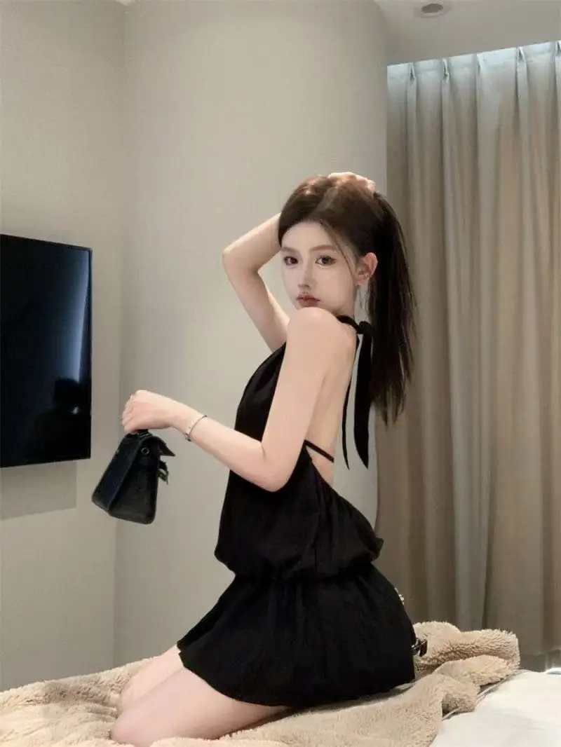 La nouvelle robe dos nu à col licou de couleur unie de Y2K est une jupe courte sexy, élégante et ami