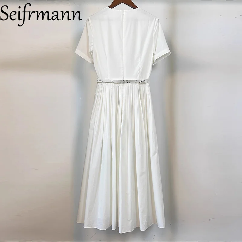 Seifrmann – robe en popeline imprimée fond blanc, col rond, manches courtes, taille cintrée, jupe lo