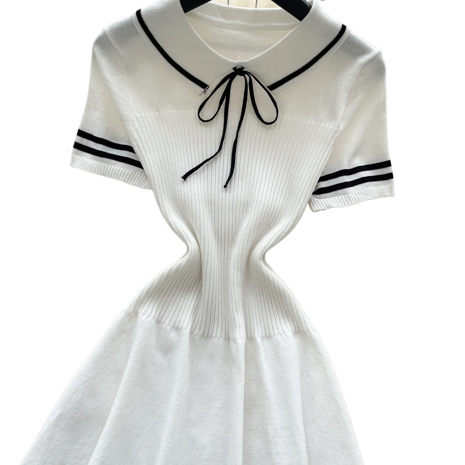 Robe mini décontractée pour femme, blanche, à manches courtes, col Peter Pan, avec nœud, ourlet rayé
