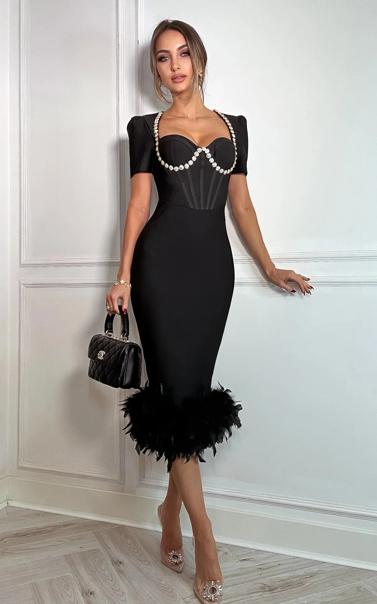 Robe à bandes pour femmes, couleur noire, Sexy, manches courtes, col carré, plumes, moulante, mi-mol