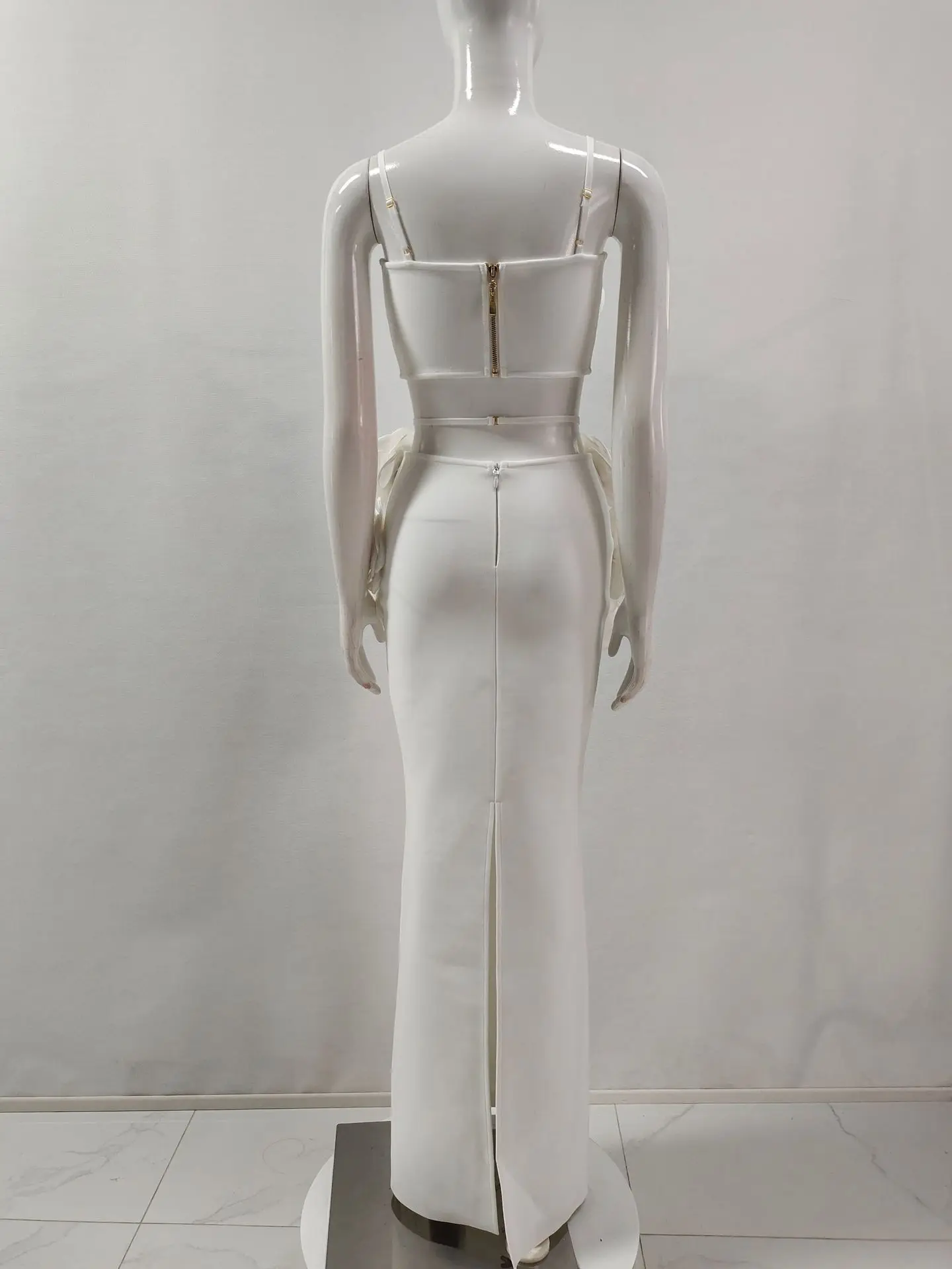 Robe longue à bandes pour femmes, couleur noir et blanc, Sexy, sans manches, col en v, moulante, 2 p