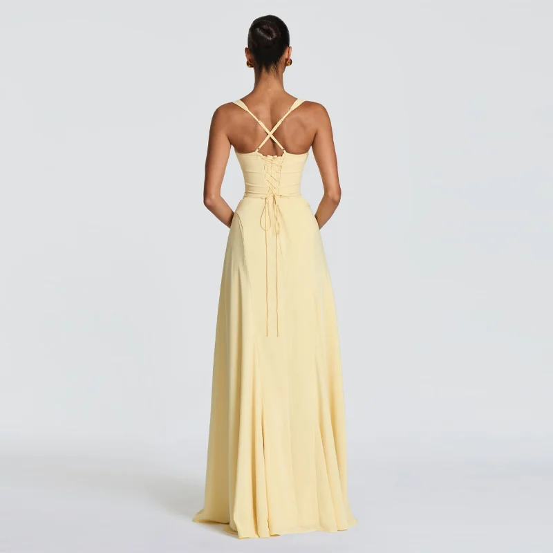 Robe longue jaune froncée à la poitrine avec dos croisé et lacets, fluide, longueur ras du sol, pour
