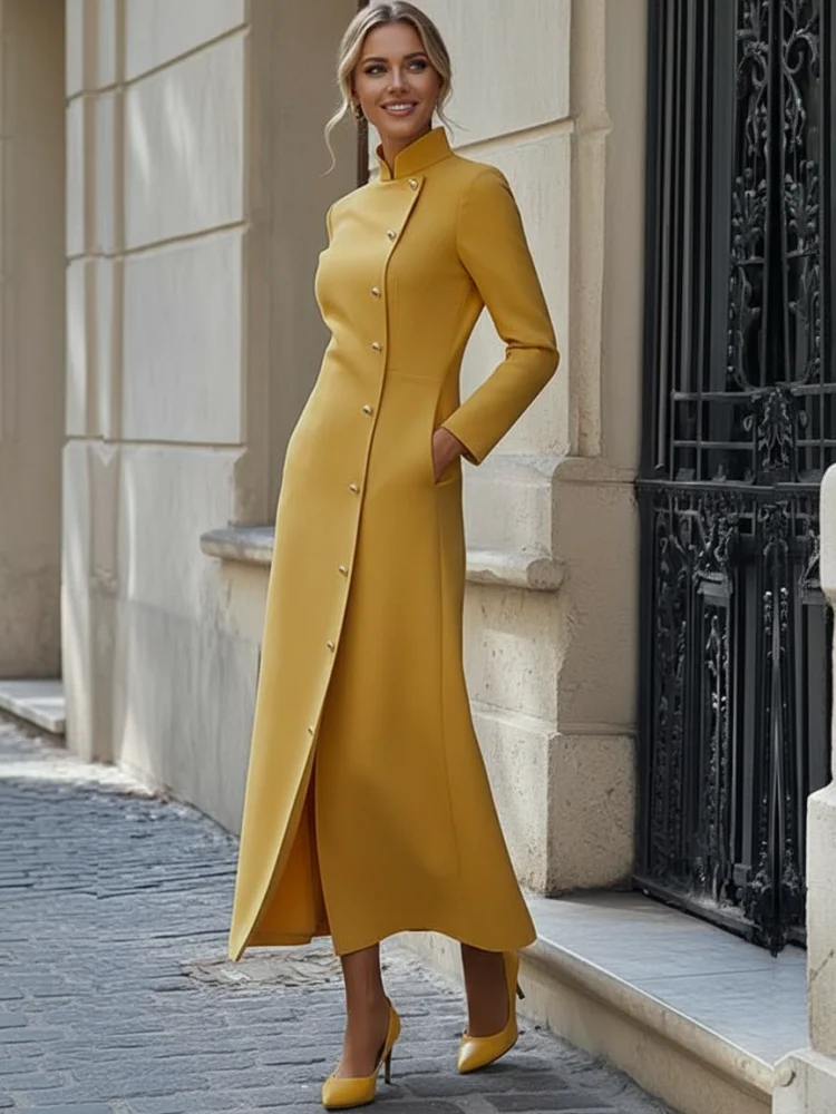 Robe longue boutonnée diagonale à col mandarin jaune pour femme Freeacy, idéale pour les invitées de