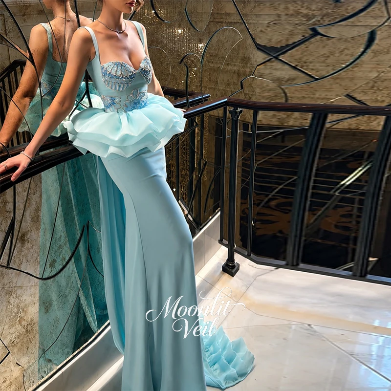 Robe de soirée personnalisée Moonlit Veil bleu clair, coupe sirène, décolleté cœur, avec taille pepl