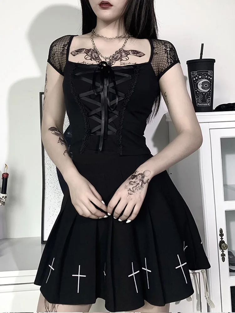 Vintage hauts Goth T-shirt femmes moulante pansement dentelle noir T-shirts gothique Streetwear Sexy