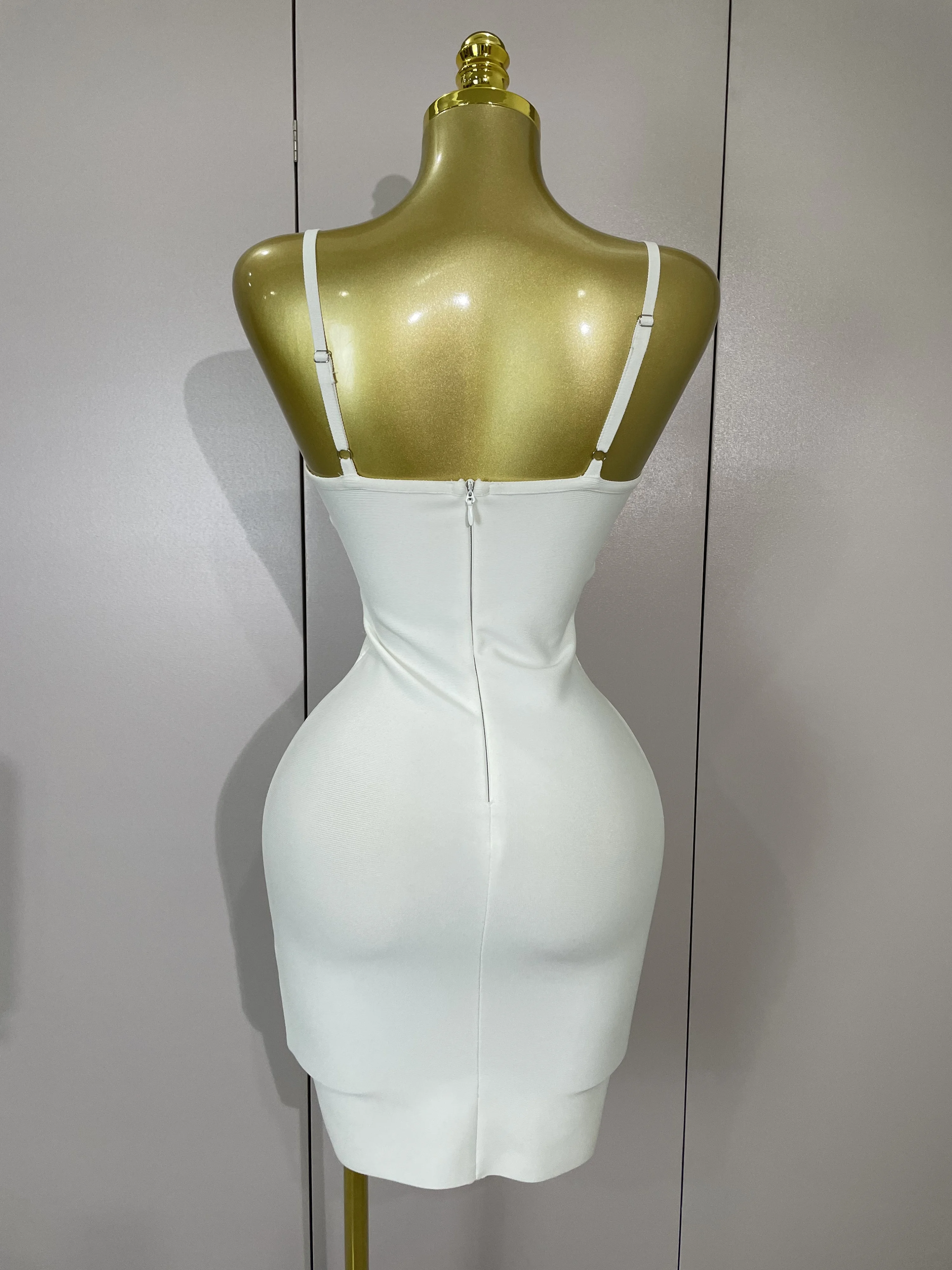 Robe à bandes blanche, Sexy, bretelles Spaghetti, col en V, cristal, sans manches, élégante, soirée,