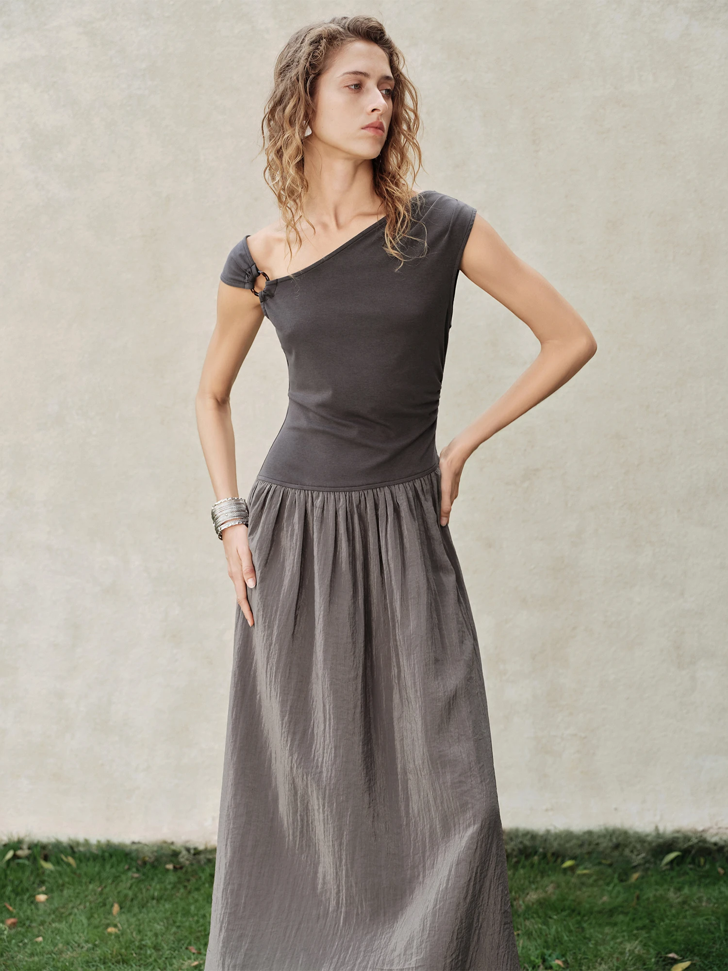 FSLE【Série Premium】Robe asymétrique sans manches pour femme, été 2026 - Design élégant pour tous les