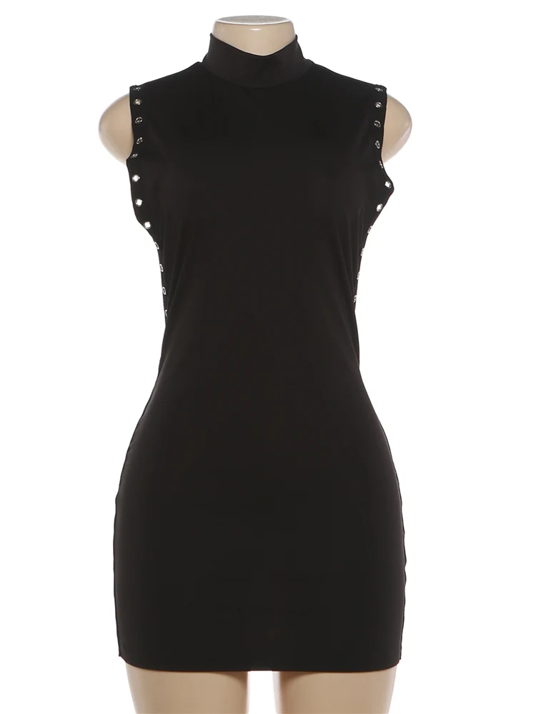 Robe mini Kliou à design creux sur le côté, col rond, sans manches, avec anneaux métalliques décorat