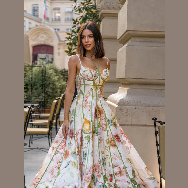 Robe longue élégante à imprimé floral pour femme, taille cintrée, ourlet à volants, idéale pour l'ét