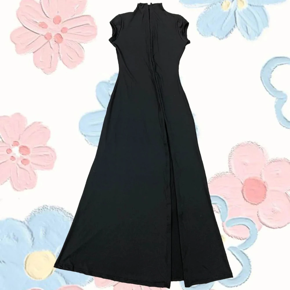 Robe longue noire à fente haute, col semi-montant, fermeture éclair, coupe ajustée, style jupe longu