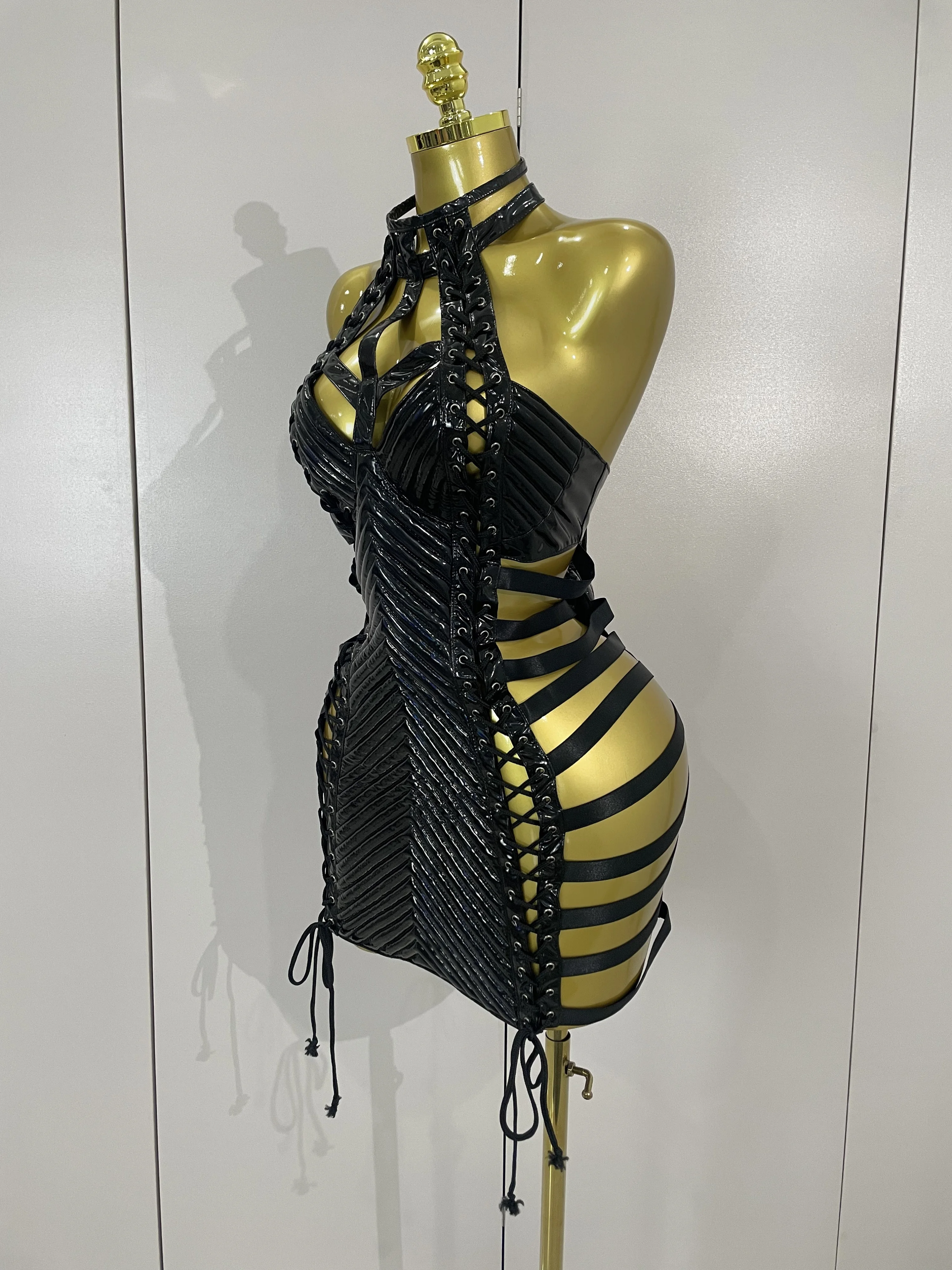 Robe courte en cuir noir pour femmes, Sexy, ajourée, gothique, col licou, chanteur de danse Gogo, di