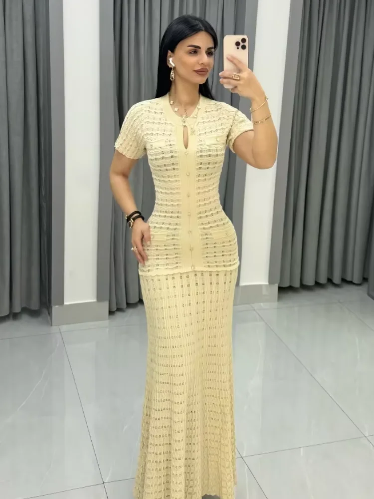 Robe longue moulante chic pour femme, style vintage texturé, coupe trapèze, manches courtes, boutonn