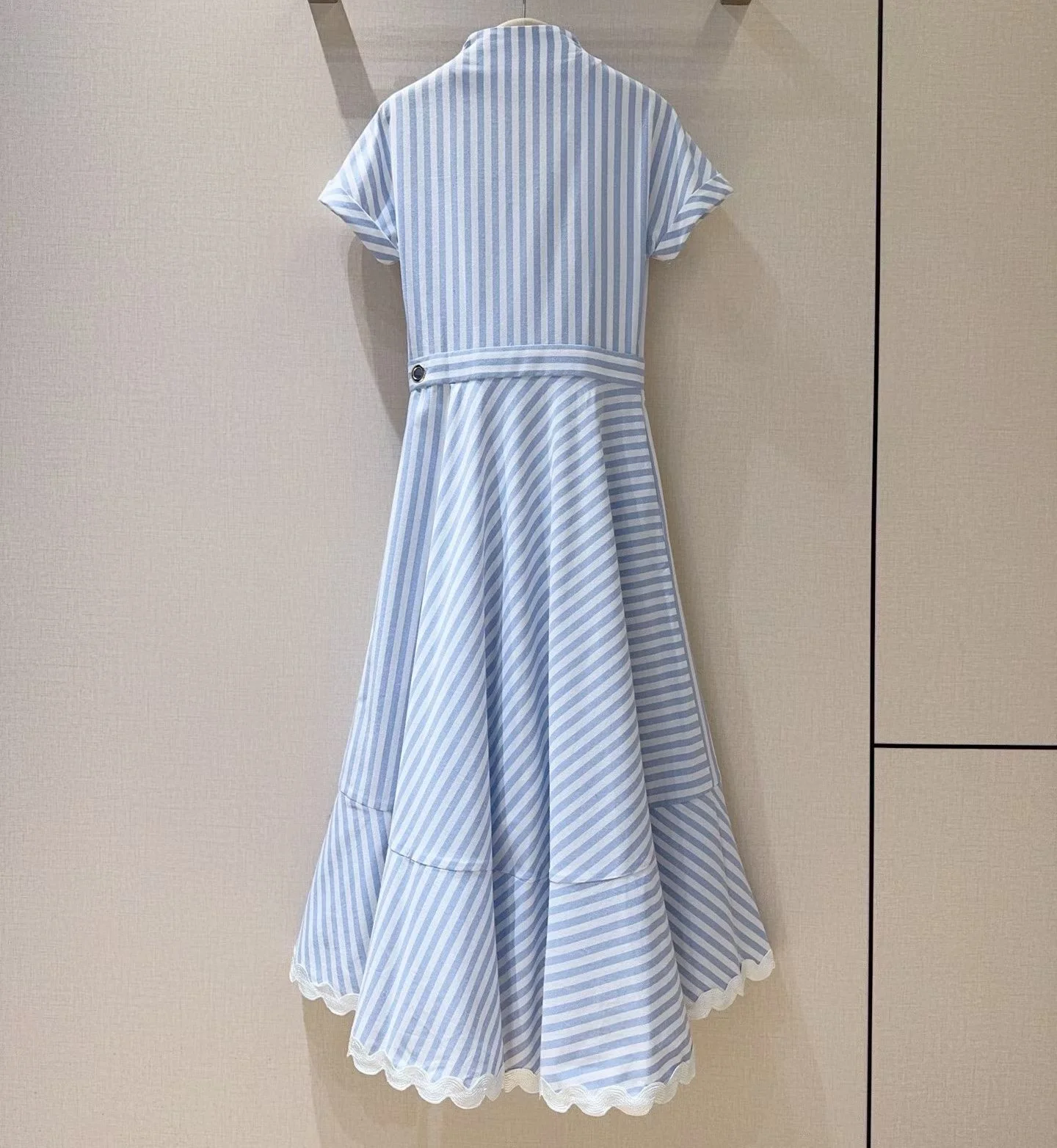 Top qualité nouvelle robe de printemps 2026 mode Style femmes Sexy col en v bleu blanc rayé imprimé
