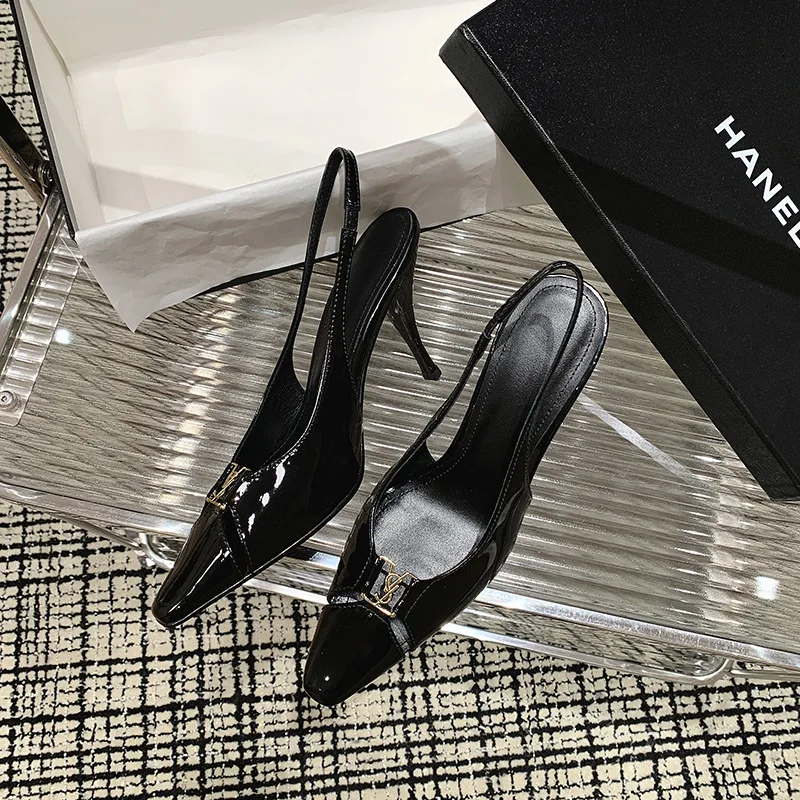 Arden Furtado escarpins à talons aiguilles en cuir verni noir bout carré décoration en métal tissage