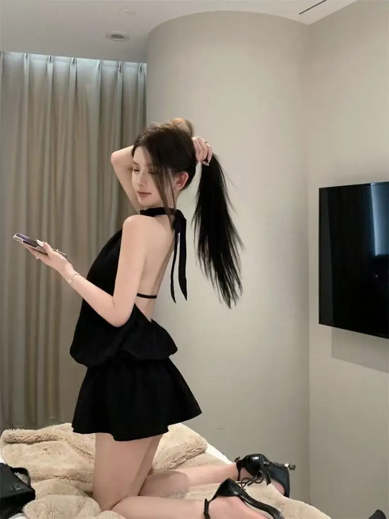 La nouvelle robe dos nu à col licou de couleur unie de Y2K est une jupe courte sexy, élégante et ami