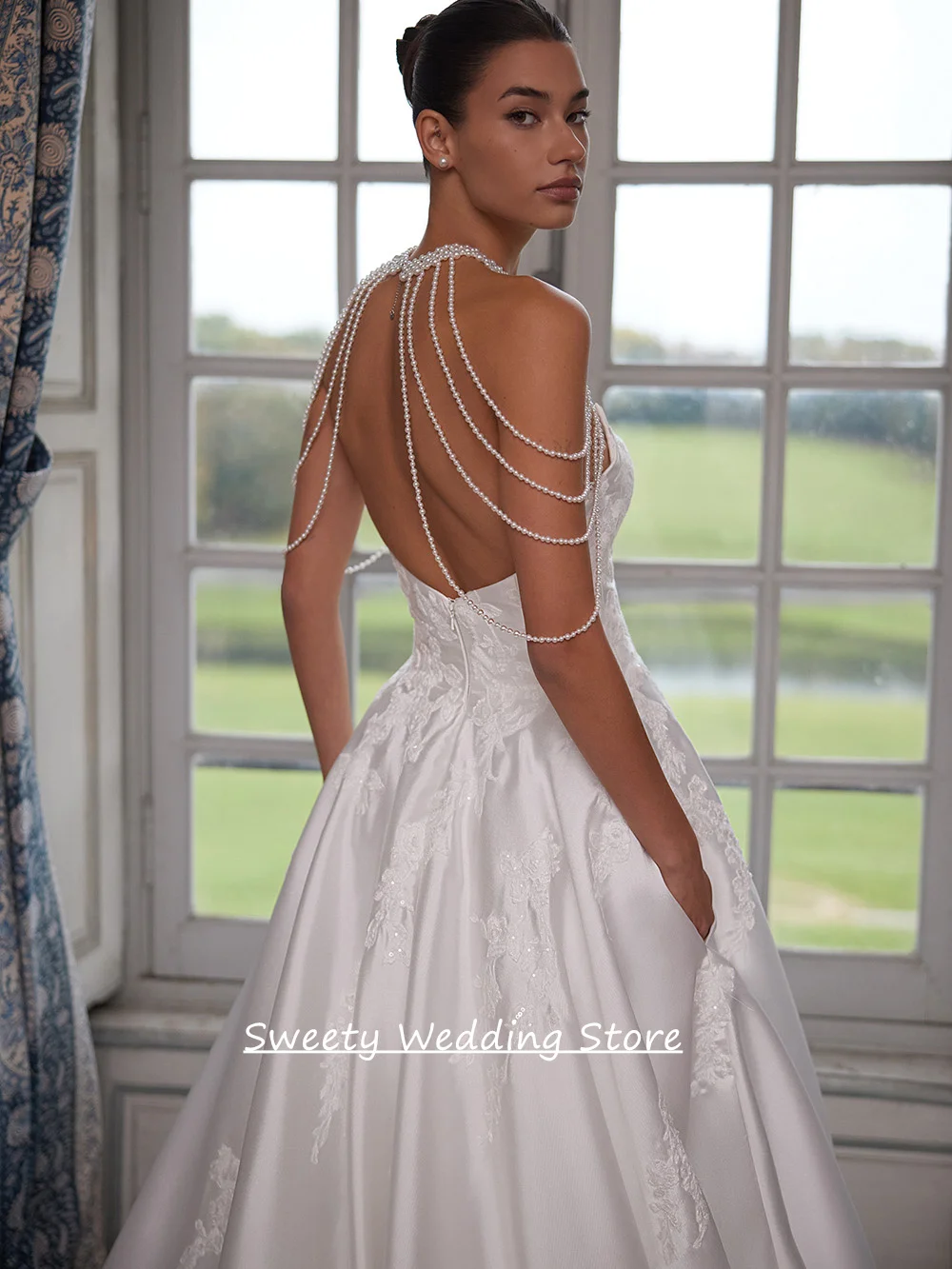 Robe de mariée moderne personnalisée avec perles