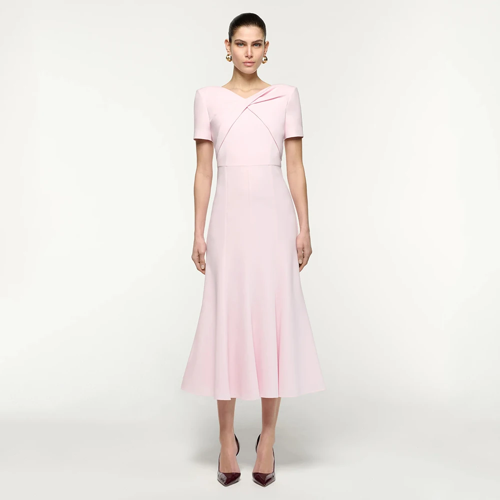 Robe cocktail sirène personnalisable avec décolleté cuillère et dos croisé pour femmes de toutes occasions formelles