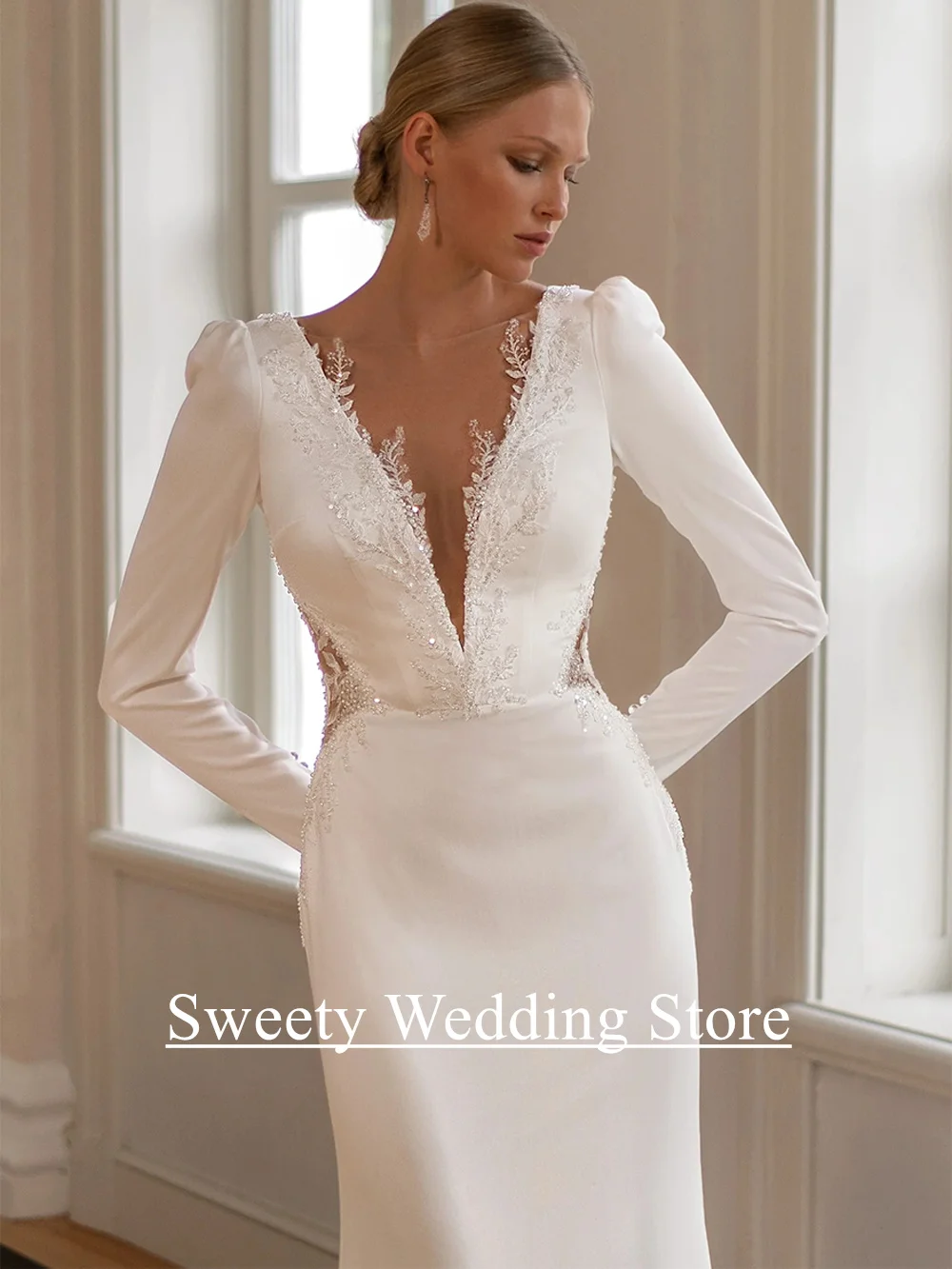 Robe de mariée sirène sexy personnalisée avec col en V profond, manches longues, appliques de perles et train de balayage pour cérémonie de mariage et occasions spéciales
