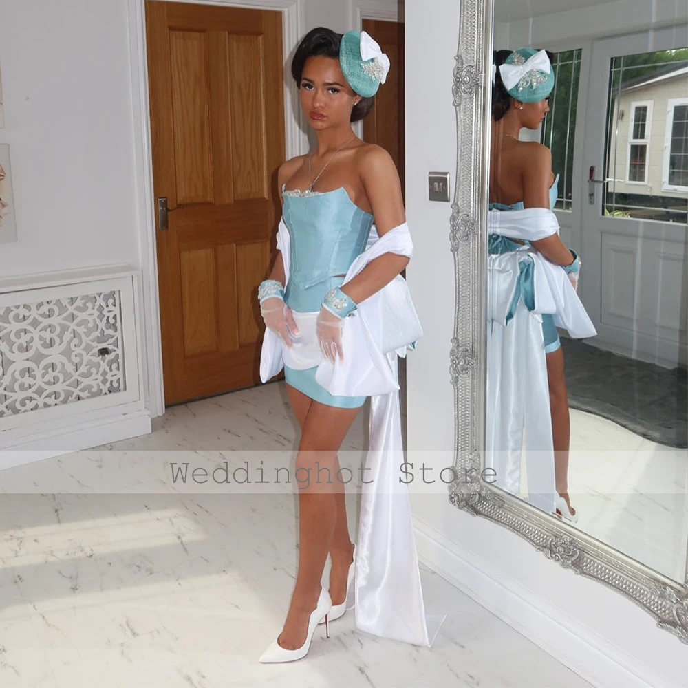 Robes de cocktail modernes bleu ciel et blanc satin haut court